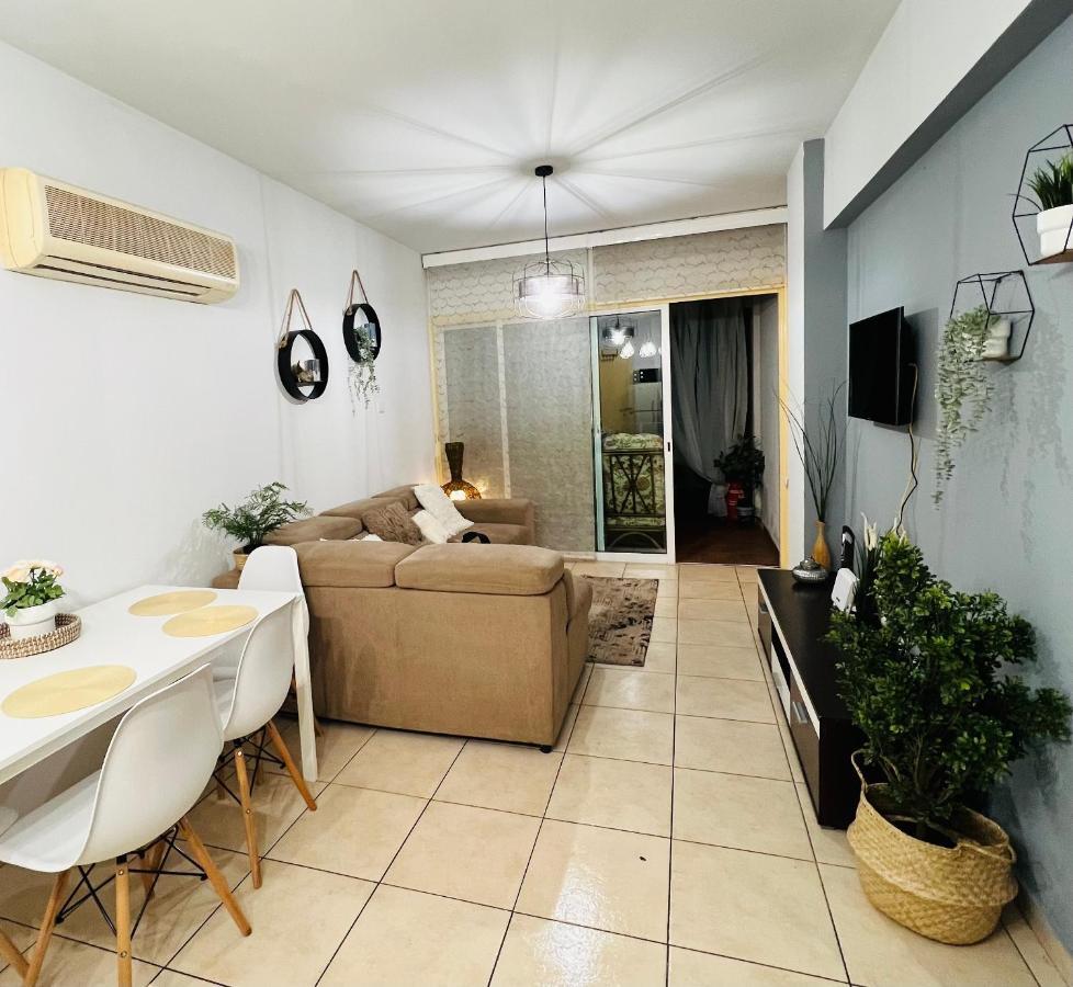 Carisa Holiday Rooms Larnaca Bagian luar foto