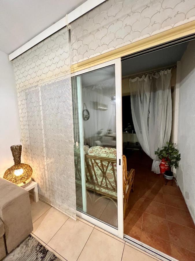 Carisa Holiday Rooms Larnaca Bagian luar foto