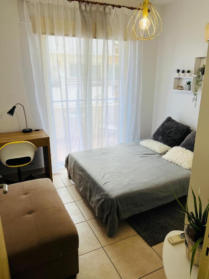 Carisa Holiday Rooms Larnaca Bagian luar foto